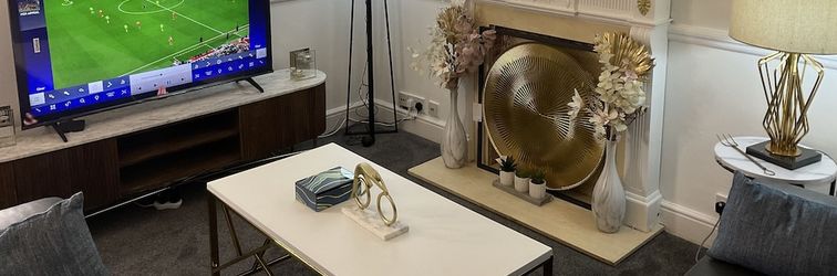 Others Stunning 4-bed House in Rochester