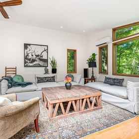 Room1Lush Designer Retreat on Pond Near Rhinebeck,West Park Winery飯店