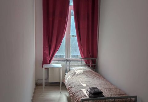 Others Room in Guest Room - Room In Brussels