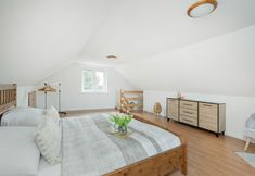 Others 7 Beautiful House With Garden by Renters