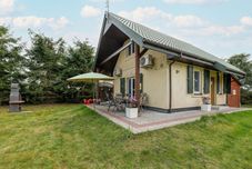 Others Beautiful House With Garden by Renters