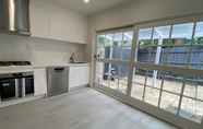 Others 4 Elegant 2-bedroom House in Prahran w/ Parking!