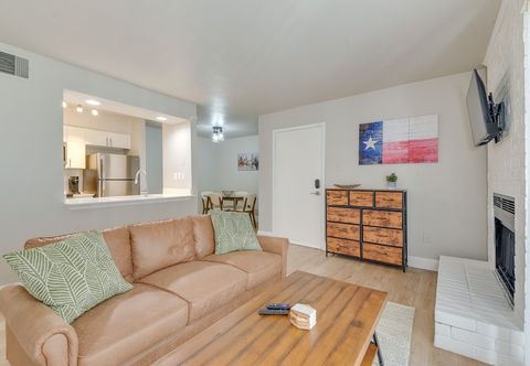 其他 Near Stadiums: Grand Prairie Apt w/ Pool Access