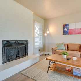 Primary image 1 6 Mi to At&t Stadium: Grand Prairie Apt w/ Balcony, Six Flags Mall Hotels