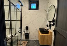 Lain-lain 7 Valent Suit Bungalov