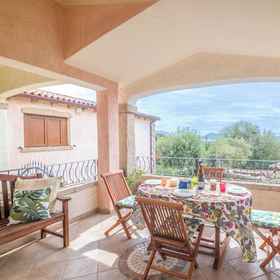 Primary image 1 Villa del Golfo, Villa Trinità d'Agultu e Vignola