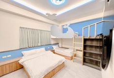 Others 2 Kuan Pin Ju station elevator Hostel