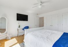 其他 6 Hamptons Home Near Beaches w/ Pool & Water Views!