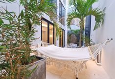 Others 3 w Sunny 2BR With Rooftop Pool In Casco Antiguo