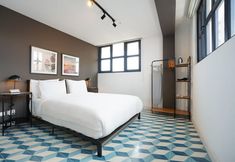 Others 3 w Modern 1BR in Santa Ana