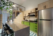 기타 w Comfy Loft in Santa Ana