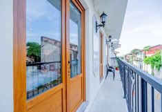 Others 4 w Monochrome 2BR in Casco Viejo