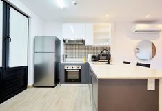 Others 5 w Monochrome 2BR in Casco Viejo