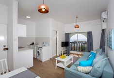 Others 4 White Arches Sea View Apt No 1