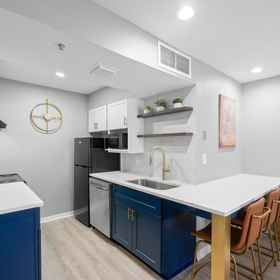 Room 1 Chic Condo Retreat in Central Buckhead Atlanta, Peachtree Center Hotels