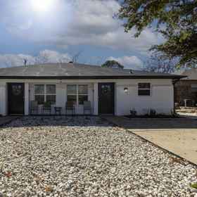 Room1Family Dog Friendly Retreat,Six Flags Mall飯店