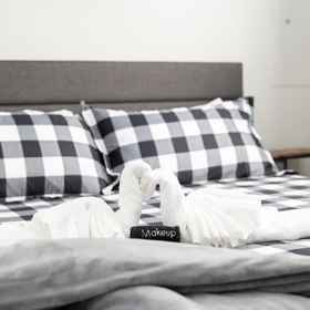 Room 1 Lux Modern Getaway AT T Stadium Views King Bed, University of Texas at Arlington Hotels