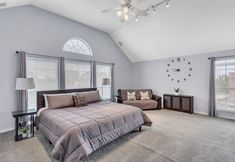 其他 6 Tranquil Arlington Retreat With Private Pool 6 Bedroom Home