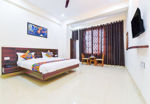Others Fabhotel V Five