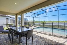 Others Near Disney & Legoland: Spacious Poolside Oasis!