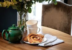 Others 6 Light-filled Period Apartment - Central Bath