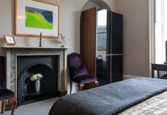 Others 7 Light-filled Period Apartment - Central Bath