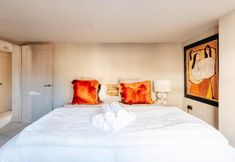 Others 4 Modern Stylish Central Bath Apartment