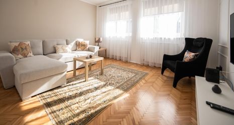 Lainnya 2 Sunny 1bdr Apartment Near City Center