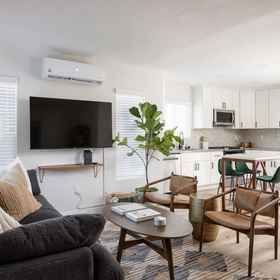 Room 1 Cozy 2 BR Home With hot tub and Patio, Reuben H. Fleet Science Center Hotels