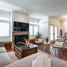 Primary image 1 Your Home in San Diego - Two-car Garage, Khách sạn Trung Tâm Hội Nghị San Diego