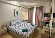 Others 6 Grand Central