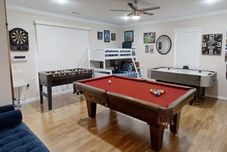 Lain-lain Modern Mountain Gamers Getaway