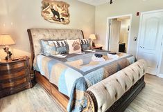 Khác 2 Sleepy Bear Getaway