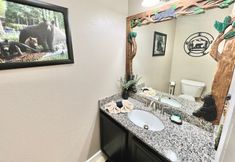 Khác 6 Sleepy Bear Getaway