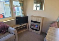 Others 2 Budget 3-bed Caravan in Tunstall, Hull