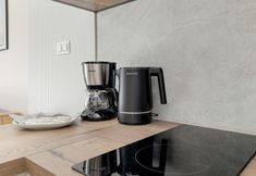 その他 5 Apartment With Parking by Renters