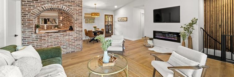 Lain-lain Modern Cabin w/ Hot Tub & Foliage Views!