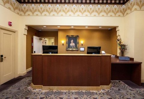 อื่นๆ The Baroness Hotel