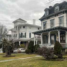 Primary image12 Br Victorian Apt 2800 sq ft 2 Floors With Full Kitchen 2 Baths and Laundry,达奇斯县公寓