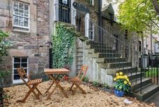 Others Unique two bed Main Door Flat at the Meadows