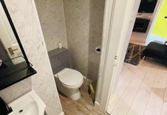 Others 2 Unique two bed Main Door Flat at the Meadows