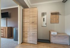 其他 5 Guest Rooms and Family Apartments