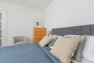 其他 4 Spacious Apartment With Desk by Renters