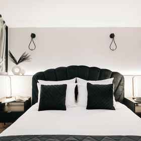 Room 1 Old Town Oasis - LoftAffair, Wielopole 2 Hotels