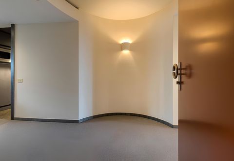 Others Unique Luxury Central Flat