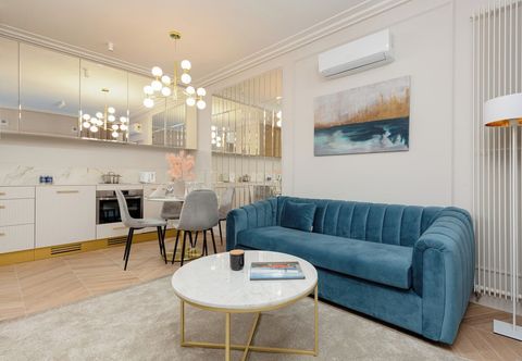 Others Mennica Azurite by Renters Prestige