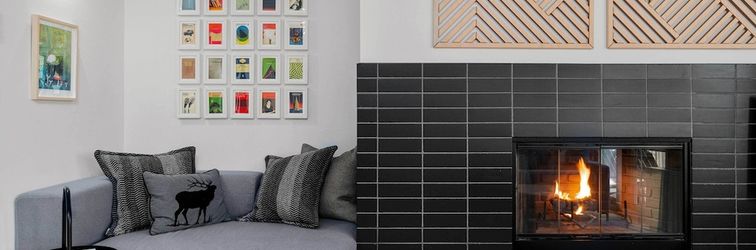 Others Chic Bend Condo w/ Fireplace & Forest Views!