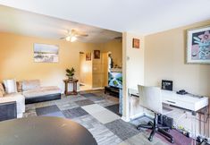 其他 3 19 Mi to Disney World: Bright Haines City Getaway!