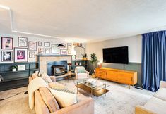 อื่นๆ 2 Vibrant Tacoma Retreat, Near Point Defiance Park!