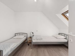 Others 4 Beautiful Apartment Near Center